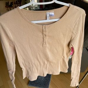 beige cropped long sleeve